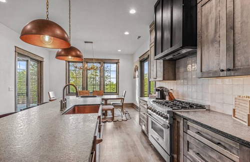 Banner Elk Cabin | The Dark Knight at Eagles Nest - hot tub - billiards- outdoor fireplace