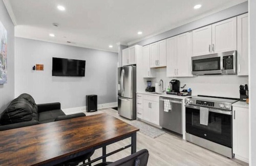 Kingman Park Apartment | The DC Getaway+2BD condo+Private Parking