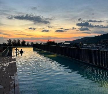 Patong Apartment | The Deck condominium Patong beach