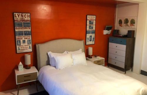 Elizabethtown Hotel | The Deers Head Inn Tavern