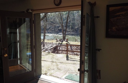 Pond Eddy Apartment | The Delaware Riverfront