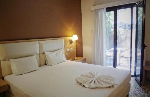 Agia Marina Hotel | The Delfini Hotel