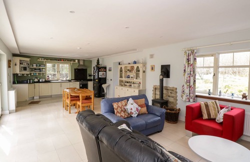 County Cavan House | THE DERRIES, pet friendly, with open fire in Ballinagh, County Cavan