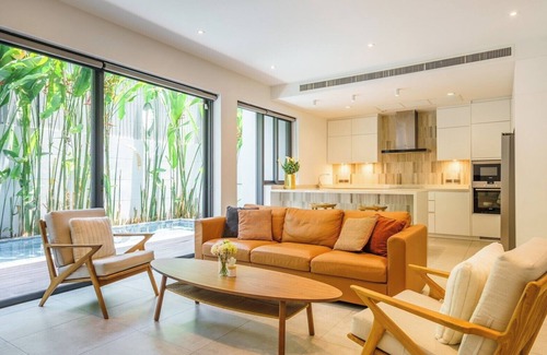 Bangkok Central Business District Villa | The Designer 49 Villa