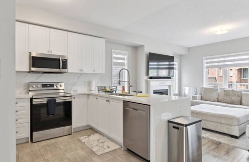 Ajax House | The Devineridge Executive House