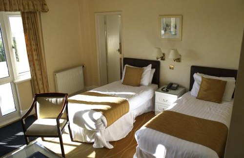 Exmouth Bed & Breakfast | The Devoncourt Resort