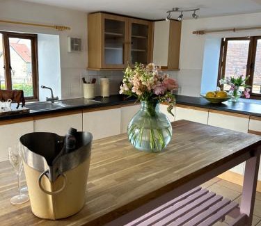 Angelbank House | The Dizzy Duck Stable Barn