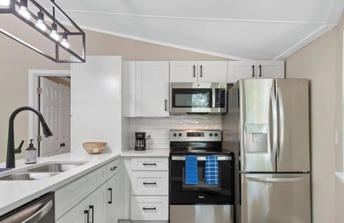 Southmont House | The Dodecagon Retreat on High Rock Lake