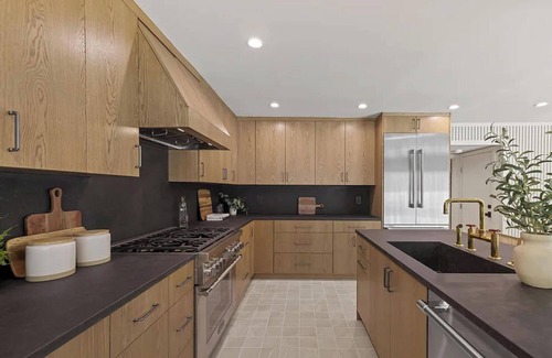 Studio City House | The Dona Modern: Prime Studio City Location with Indoor-Outdoor Flow