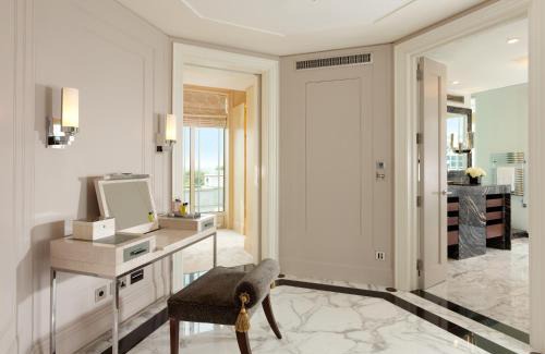 Mayfair Hotel | The Dorchester - Dorchester Collection