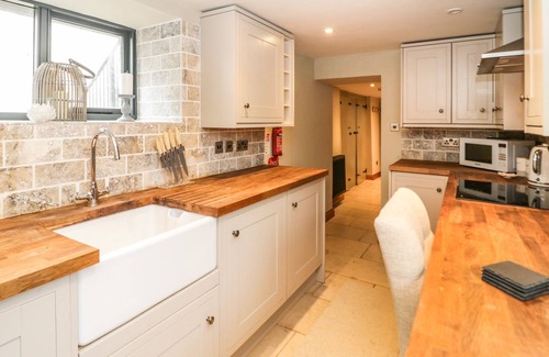 Llanrhaedr Cottage | THE DOVECOTE, pet friendly, character holiday cottage in Llanrhaeadr