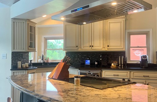 Florence House | The Dream Lakehouse