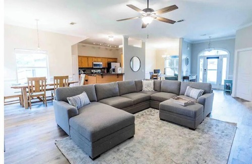 Gulf Breeze House | The Driftwood Retreat