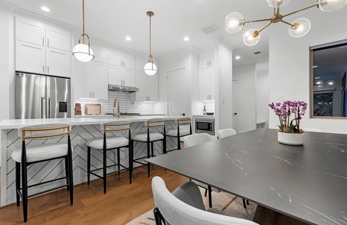 Hyde Park House | The Driscoll at Montrose/River Oaks: Luxury 4-bedroom Home