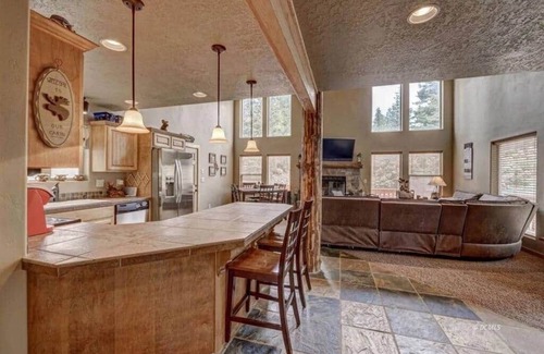 Meadow View Heights House | The Duck Creek Village Getaway