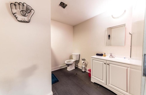 Downtown St. Louis Apartment | THE DUGOUT - The Team House