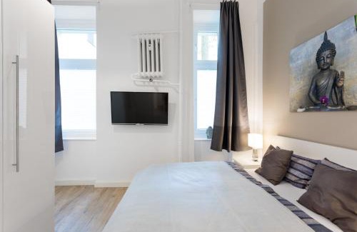 Wilmersdorf Apartment | The Düsseldorfer, 1 BR, 1 living room, group & family friendly, ideal for 2 - 4 Guests