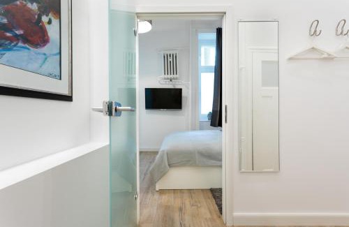 Wilmersdorf Apartment | The Düsseldorfer, 1 BR, 1 living room, group & family friendly, ideal for 2 - 4 Guests