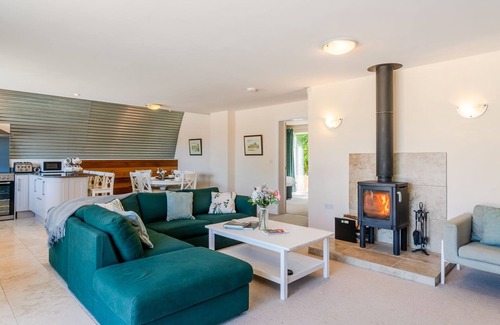 Chipping Campden Cottage | The Dutchy - sleeps 14 guests in 7 bedrooms