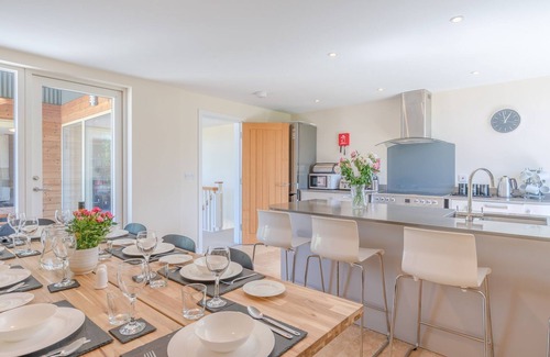 Chipping Campden Cottage | The Dutchy - sleeps 14 guests in 7 bedrooms