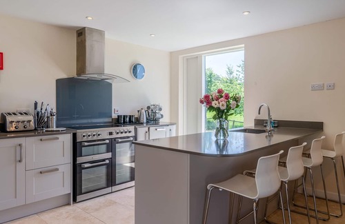 Chipping Campden Cottage | The Dutchy - sleeps 14 guests in 7 bedrooms