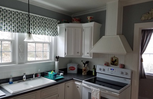 Ashland House | The Eagle's Nest: 5Beds/3Baths Beautiful Craftsman Home