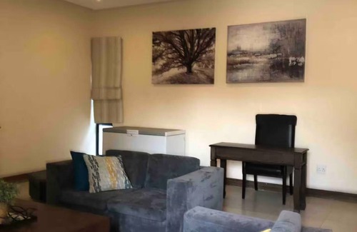 Greater Johannesburg Metropolitan Area Cottage | The Eighth Cottage