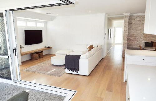 Dunsborough House | The Elanora
