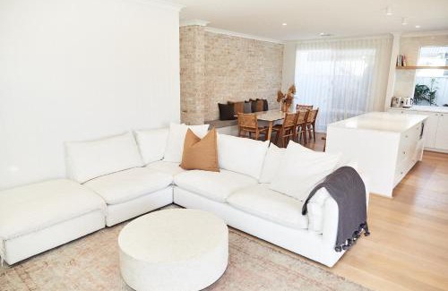 Dunsborough House | The Elanora