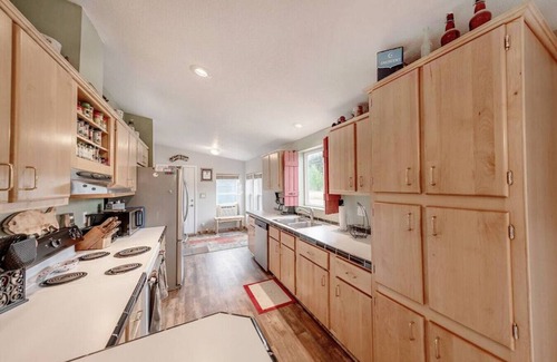 Boundary County House | The Elk Run, 2 bed-2 bath, family retreat w/wifi