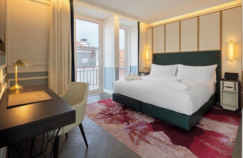 Santos Hotel | The Emerald House Lisbon, Curio Collection By Hilton