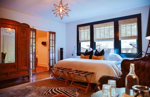 Waxahachie Bed & Breakfast | The English Merchant's Inn
