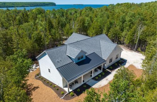 Ephraim House | The Ephraim House Hot Tub - Luxury Retreat