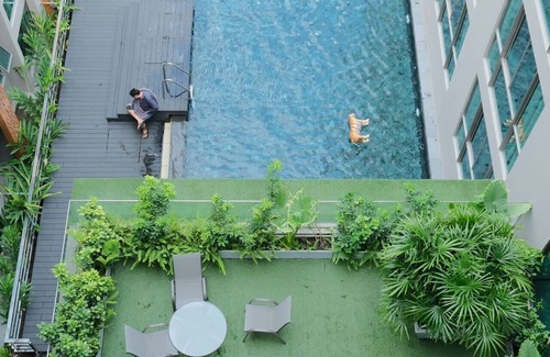 Chang Khlan Condo | The Erawan Condo in Chiangmai Old town Night Bazaar