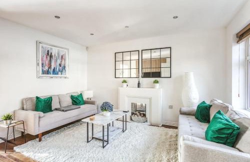 Nottingham House | The Escape