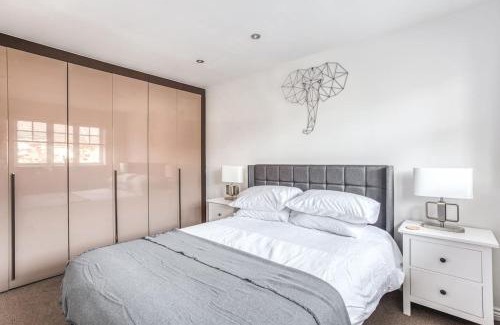 Nottingham House | The Escape