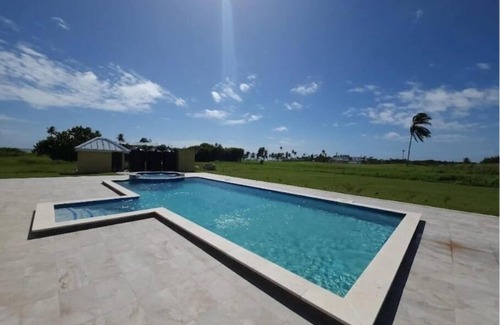 Lowlands House | The Estate