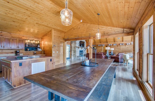 Baxter Ski Chalet | The FadeAway Lodge Center Hill Lake