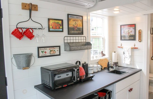Lakeside Apartment | The Farmhouse - Tiny House - Tiny Digs Lakeshore