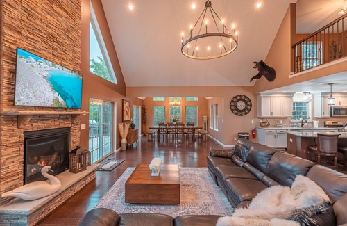 Lake Ariel Ski Chalet | The Fawn Château w/Game Room & sauna
