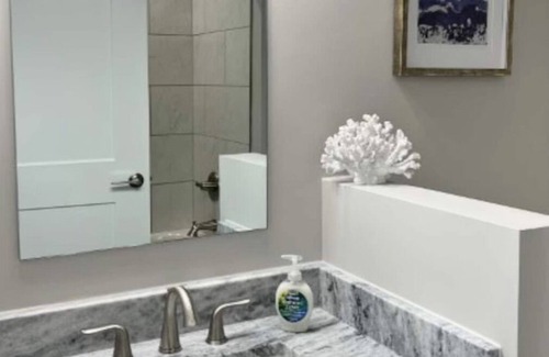Terry Sanford Apartment | The Fayetteville Retreat
