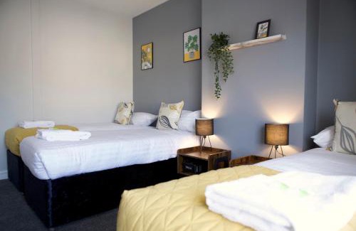 Flint Apartment | The Flintshire - North Wales - Sleeps Up To 9