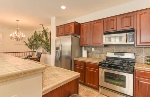 Folsom Condo | The Folsom Nook - Corporate/Transition Home 1,300 SQ FT