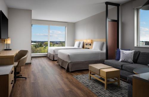 Lake Forest Hotel | The Forester Hotel, part of Unscripted by Hyatt