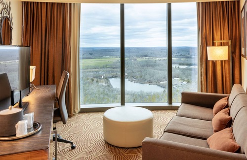 Mashantucket Hotel | The Fox Tower at Foxwoods