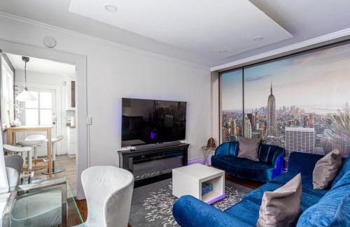 Cove - East Side - Shippan House | The Fred Deluxe 7 BR by I95 Train HarborVw Beach