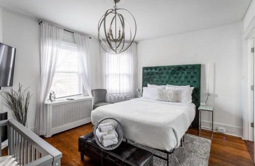 Cove - East Side - Shippan House | The Fred Deluxe 7 BR by I95 Train HarborVw Beach