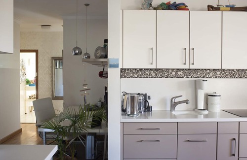 Fremantle House | The Fremantle House - longer stays, WiFi, Netflix, full aircon, private garden