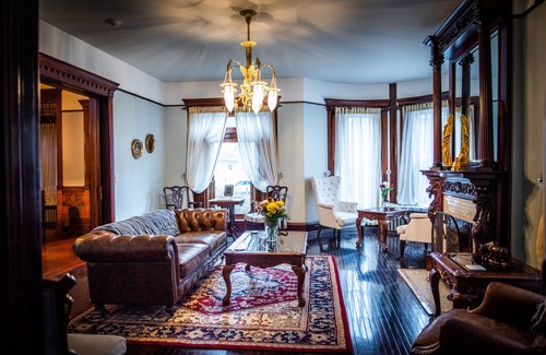 Huntingdon Bed & Breakfast | The Gage Mansion B&B