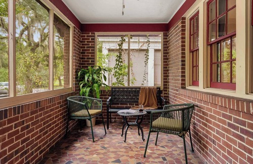 Duckpond House | The Gallery at Duckpond - 1930s Historic Charm